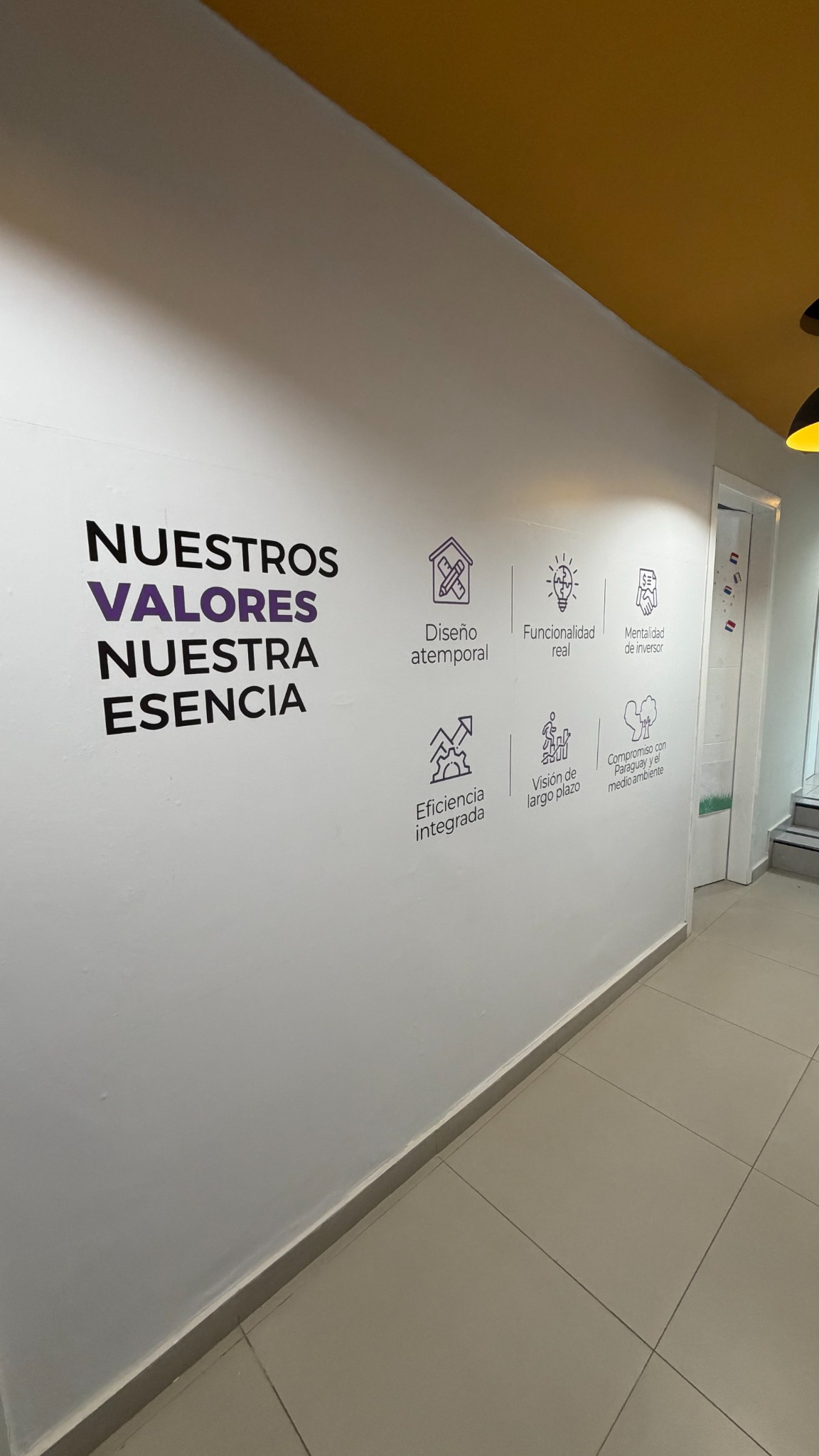Valores corporativos de Altea en vinilo sobre pared